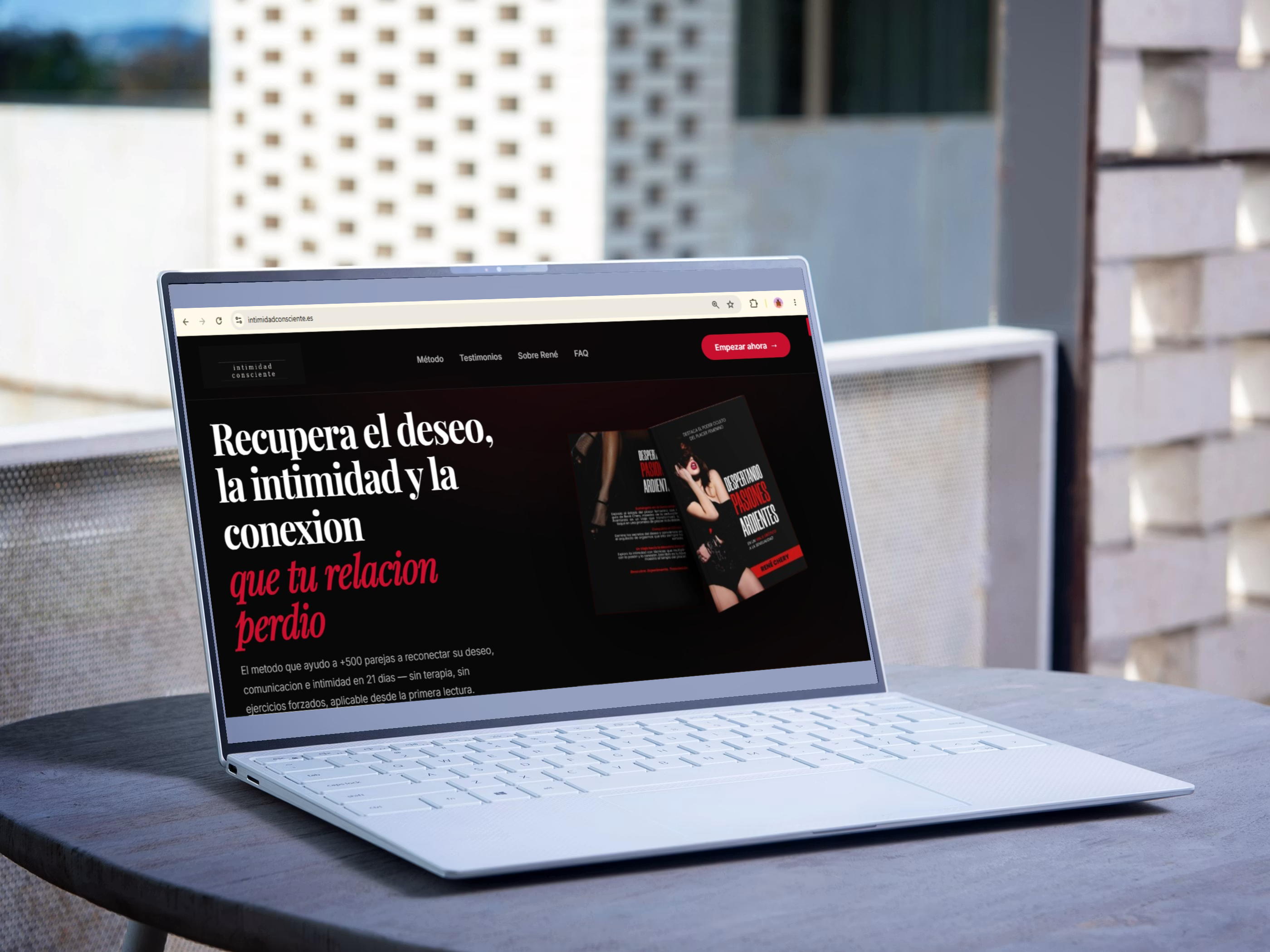 Hero de la landing page Intimidad Consciente, fondo negro con titular en rojo y blanco